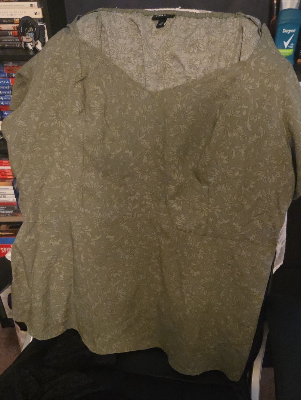 Torrid Size4 Women’s Olive Floral V-Neck Top